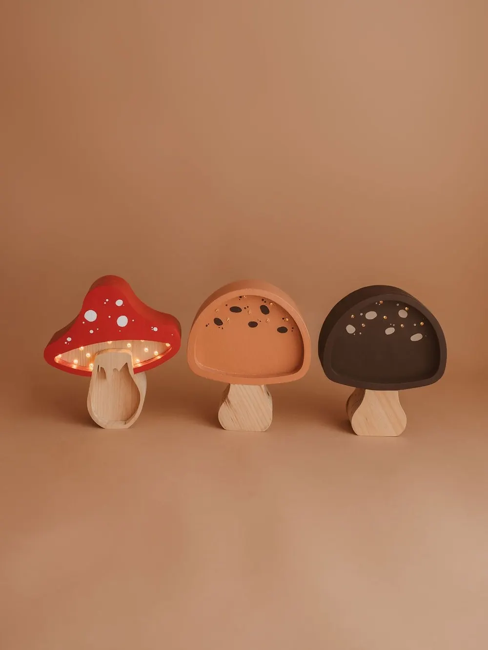 Cogumelo — candeeiro de presença em madeira, feito à mão