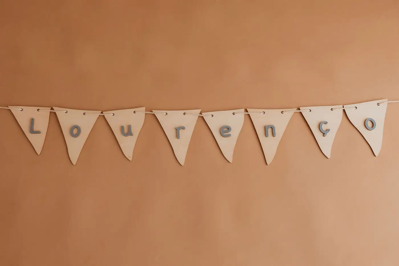 Personalised name garland — photograph 1